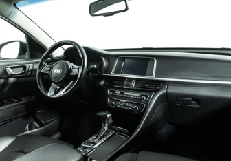 Подержанный автомобиль Kia Optima Sedan 2018 года (9 фото)