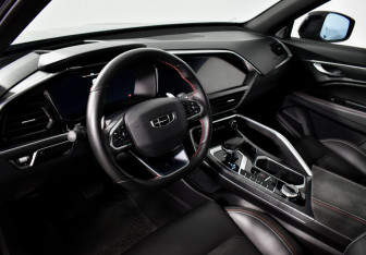 Подержанный автомобиль Geely Tugella 2022 года (9 фото)