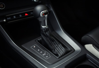Подержанный автомобиль Audi Q3 2025 года (22 фото)