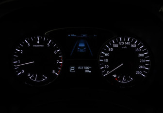 Подержанный автомобиль Nissan Pathfinder 2015 года (34 фото)