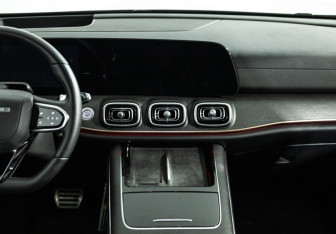 Подержанный автомобиль Jaecoo J8 2024 года (14 фото)