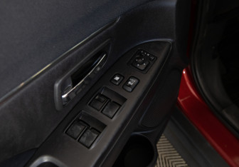 Подержанный автомобиль Mitsubishi ASX 2013 года (16 фото)