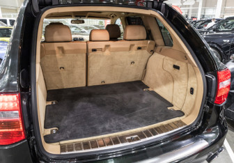 Подержанный автомобиль Porsche Cayenne 2007 года (32 фото)