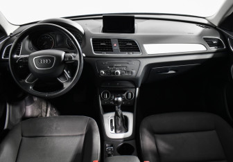 Подержанный автомобиль Audi Q3 2015 года (13 фото)