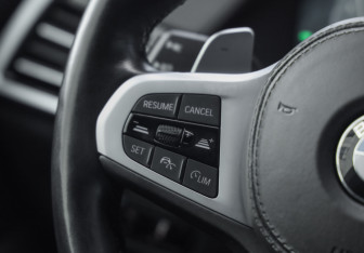 Подержанный автомобиль BMW X5 2020 года (16 фото)