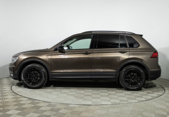 Подержанный автомобиль Volkswagen Tiguan 2019 года (8 фото)