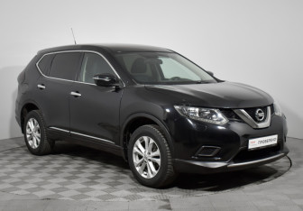 Подержанный автомобиль Nissan X-Trail 2015 года (3 фото)