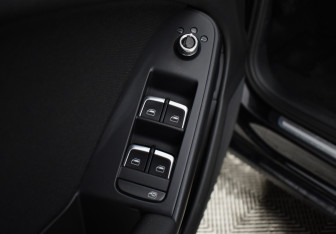 Подержанный автомобиль Audi A4 Sedan 2013 года (18 фото)