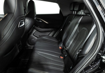 Подержанный автомобиль Omoda C5 2024 года (10 фото)