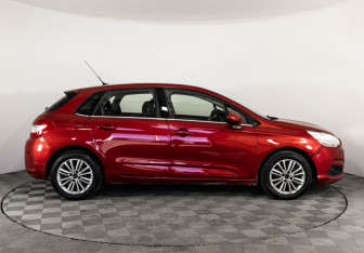Подержанный автомобиль Citroen C4 Hatchback 2012 года (4 фото)