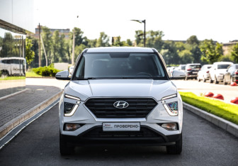 Подержанный автомобиль Hyundai Creta 2022 года (4 фото)