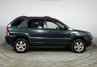 Подержанный автомобиль Kia Sportage 2008 года (4 фото)