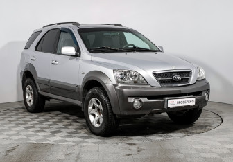 Подержанный автомобиль Kia Sorento 2006 года (3 фото)