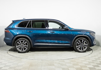 Подержанный автомобиль Geely Monjaro 2023 года (4 фото)