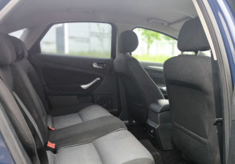 Подержанный автомобиль Ford Mondeo Liftback 2008 года (14 фото)