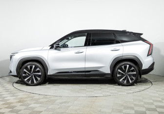 Подержанный автомобиль Geely Atlas 2023 года (8 фото)