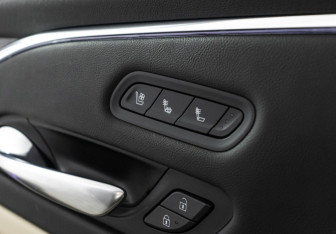 Подержанный автомобиль Cadillac Escalade Suv 2021 года (18 фото)