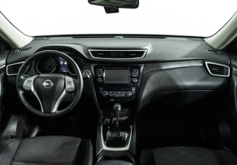 Подержанный автомобиль Nissan X-Trail 2018 года (13 фото)