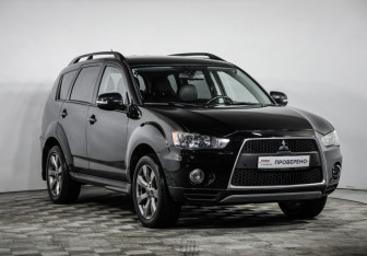 Подержанный автомобиль Mitsubishi Outlander 2012 года (3 фото)