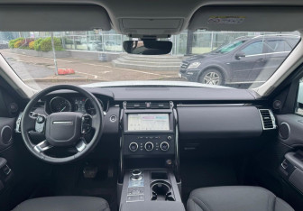 Подержанный автомобиль Land Rover Discovery 2019 года (12 фото)