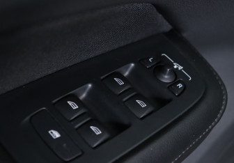 Подержанный автомобиль Volvo S60 2020 года (18 фото)