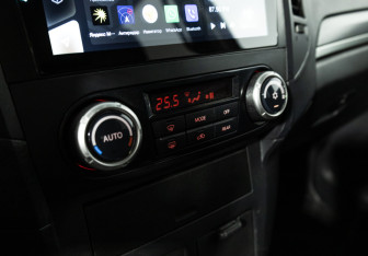 Подержанный автомобиль Mitsubishi Pajero 2013 года (16 фото)