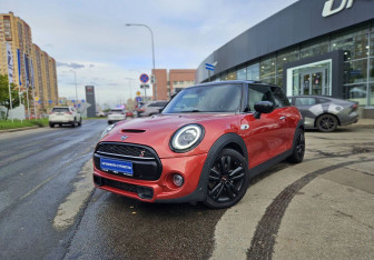 Подержанный автомобиль MINI Hatch 2020 года (1 фото)