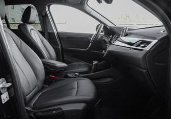 Подержанный автомобиль BMW X1 2019 года (24 фото)
