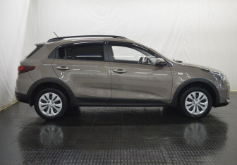 Подержанный автомобиль Kia Rio Hatchback 2021 года (4 фото)