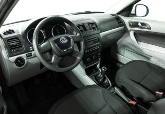 Подержанный автомобиль Skoda Yeti 2013 года (11 фото)
