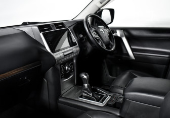 Подержанный автомобиль Toyota Land Cruiser Prado 2019 года (14 фото)