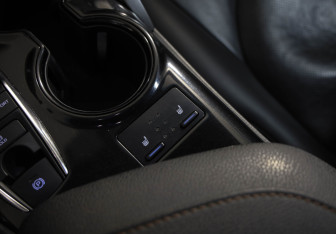 Подержанный автомобиль Toyota Camry Sedan 2019 года (13 фото)