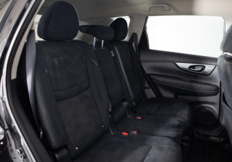 Подержанный автомобиль Nissan X-Trail 2015 года (13 фото)