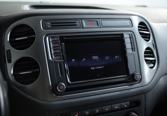 Подержанный автомобиль Volkswagen Tiguan 2016 года (12 фото)