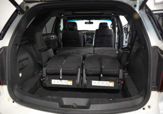 Подержанный автомобиль Ford Explorer 2014 года (29 фото)