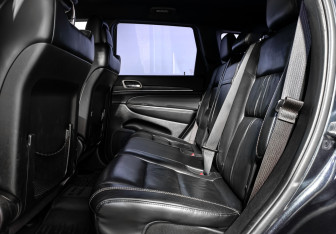 Подержанный автомобиль Jeep Grand Cherokee 2013 года (12 фото)