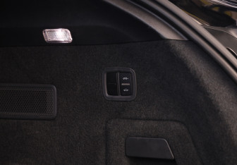 Подержанный автомобиль Porsche Cayenne 2019 года (37 фото)