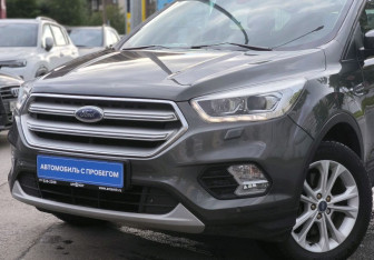 Подержанный автомобиль Ford Kuga 2017 года (8 фото)
