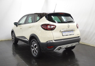 Подержанный автомобиль Renault Kaptur 2017 года (7 фото)