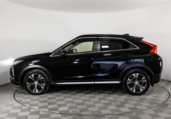 Подержанный автомобиль Mitsubishi Eclipse Cross 2018 года (8 фото)