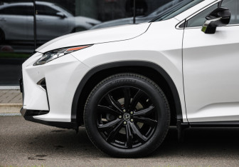 Подержанный автомобиль Lexus RX 2018 года (10 фото)