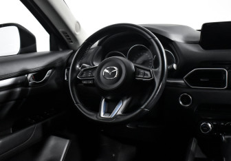 Подержанный автомобиль Mazda CX-5 2017 года (15 фото)