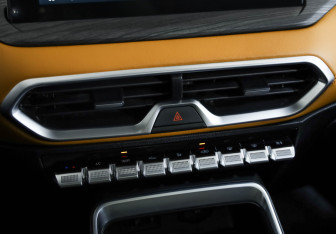 Подержанный автомобиль Kaiyi X3 Pro 2023 года (15 фото)