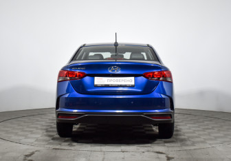 Подержанный автомобиль Hyundai Solaris Sedan 2022 года (6 фото)