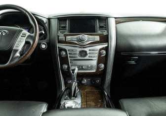 Подержанный автомобиль Infiniti QX80 2018 года (14 фото)