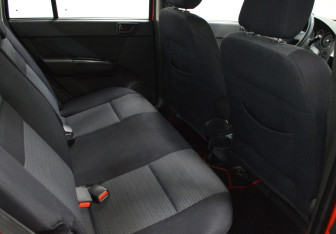 Подержанный автомобиль Hyundai Getz 2007 года (12 фото)