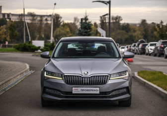 Подержанный автомобиль Skoda Superb Liftback 2023 года (4 фото)
