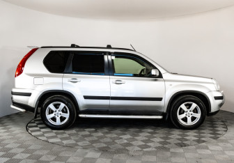 Подержанный автомобиль Nissan X-Trail 2007 года (4 фото)