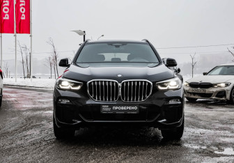 Подержанный автомобиль BMW X5 2019 года (4 фото)