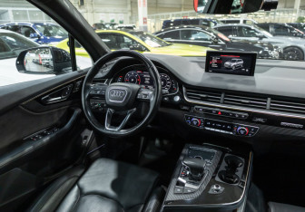 Подержанный автомобиль Audi Q7 2018 года (20 фото)